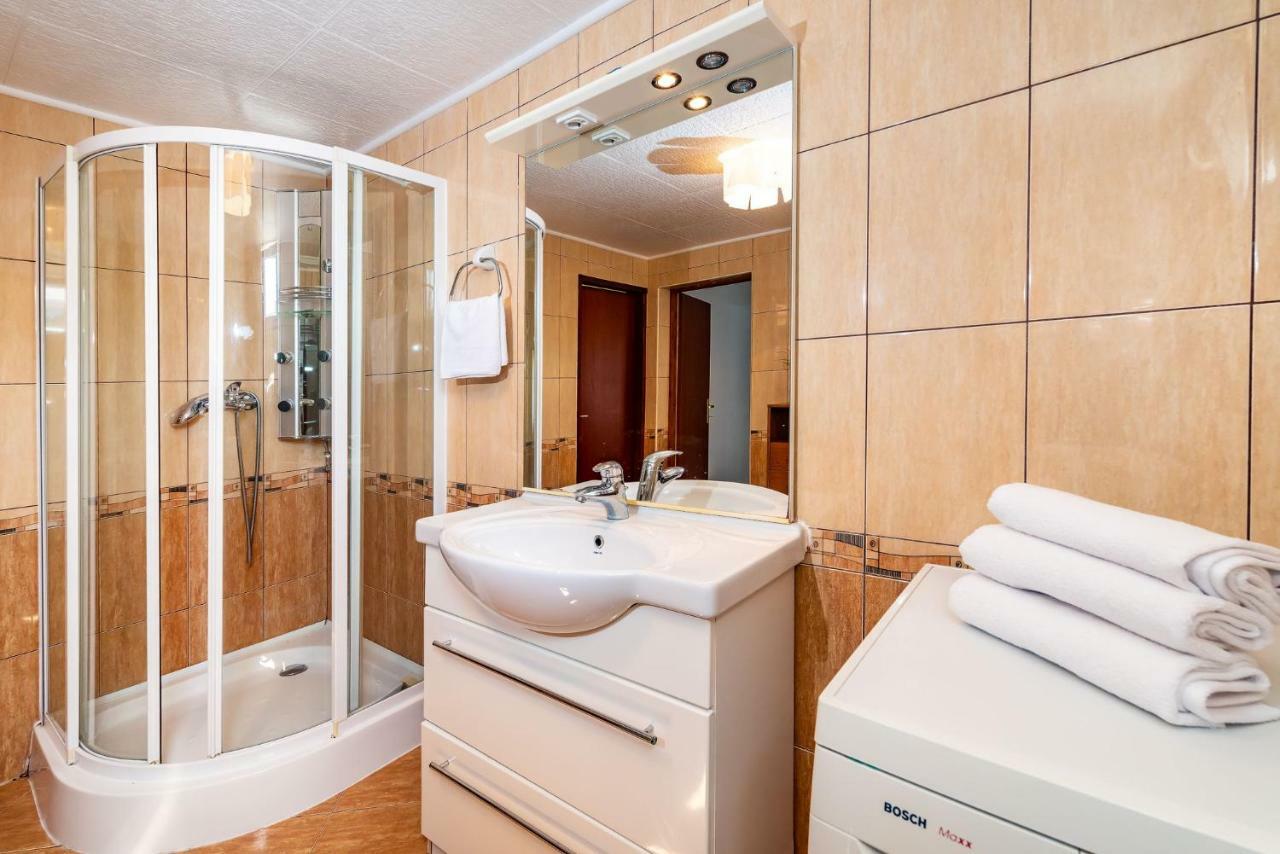 Vacation House Anna Karlobag Exterior foto